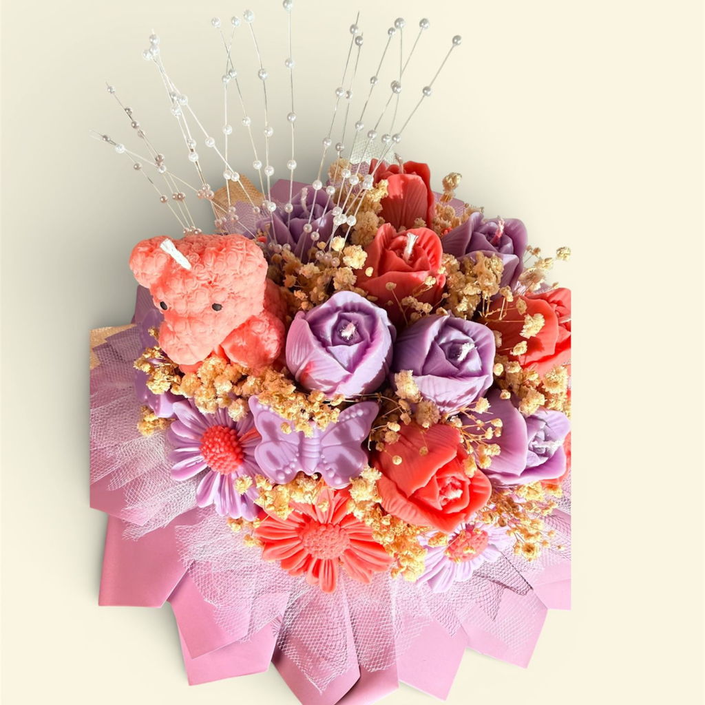 Bouquet fantasia violeta: Oso y mariposas