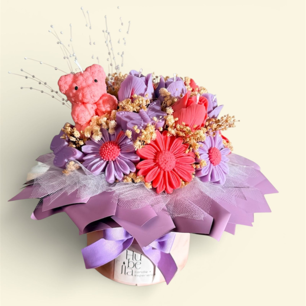 Bouquet fantasia violeta: Oso y mariposas